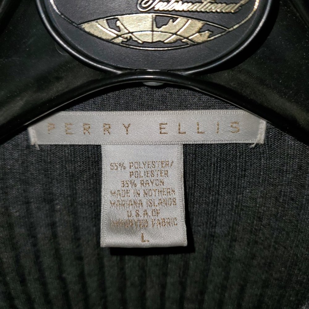 Perry Ellis 3 Button pullover - Picture 2 of 4